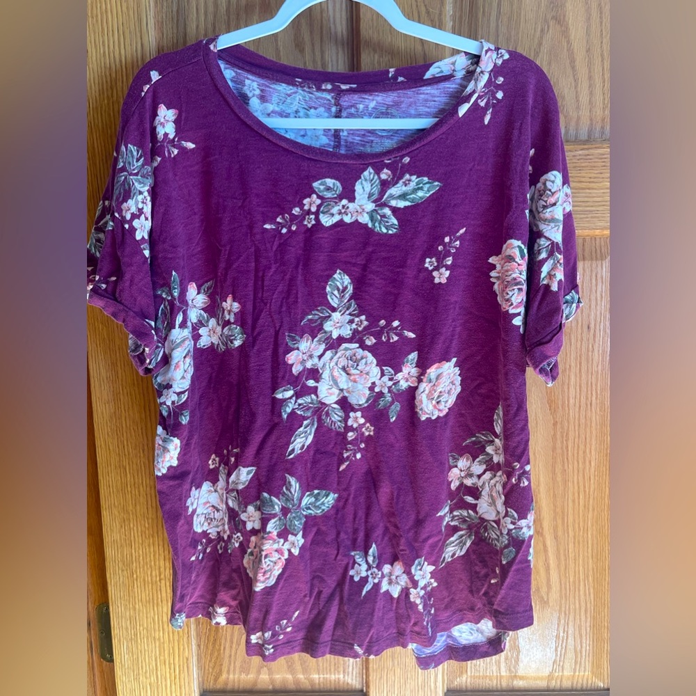 2x Maurice’s graphic Tee